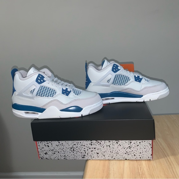 Air Jordan Retro Military Blue GS Shoes